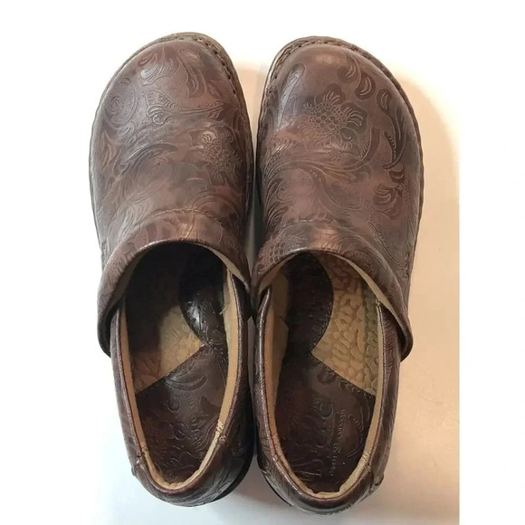 BOC Born Concepts Clogs Size 8.5 Womens Shoes Brown Embossed Floral Tooled Vegan - Picture 7 of 10